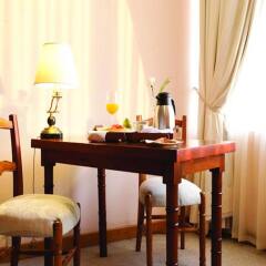 Hotel Misión Guadalajara Carlton в номере