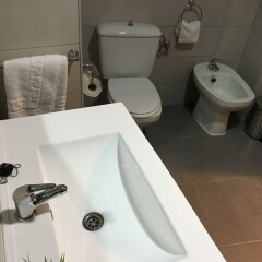 Отель Living Valencia Ayuntamiento Валенсия ванная фото 2