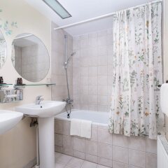 Отель St. Peter's Boutique Hotel Латвия, Рига - 10 отзывов об отеле, цены и фото номеров - забронировать отель St. Peter's Boutique Hotel онлайн ванная фото 2