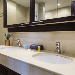 Отель HiGuests Vacation Homes - Residences 5 ванная
