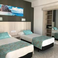 Отель Hostal Cervantes комната для гостей фото 5