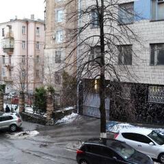 Гостиница Best KievApartment on 21/8 Malopodvalnaya str. парковка фото 2