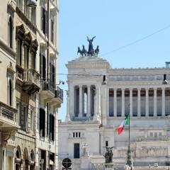 Отель Amazing Piazza Venezia Suites Рим