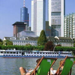 Favored Hotel Plaza