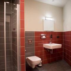 Отель Aparion Apartments Leipzig Family Германия, Лейпциг - отзывы, цены и фото номеров - забронировать отель Aparion Apartments Leipzig Family онлайн ванная