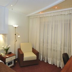 Гостиница Raziotel Kryvyi Rih Украина, Кривой Рог - отзывы, цены и фото номеров - забронировать гостиницу Raziotel Kryvyi Rih онлайн комната для гостей фото 2