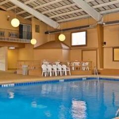 Отель Best Western Summit Inn США, Ниагара-Фолс - отзывы, цены и фото номеров - забронировать отель Best Western Summit Inn онлайн бассейн фото 3