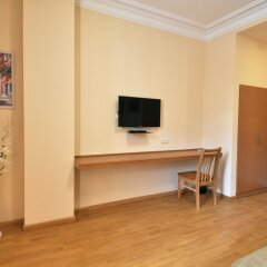 Отель Albert House Hotel Армения, Ереван - 1 отзыв об отеле, цены и фото номеров - забронировать отель Albert House Hotel онлайн удобства в номере фото 2