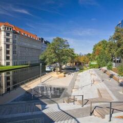 Estrel Hotel Berlin парковка
