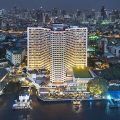 Royal Orchid Sheraton Hotel & Towers парковка