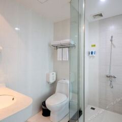 Отель Xicheng Hotel Китай, Шэньчжэнь - отзывы, цены и фото номеров - забронировать отель Xicheng Hotel онлайн ванная