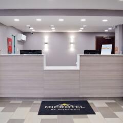 Отель Microtel Inn & Suites by Wyndham Raleigh интерьер отеля