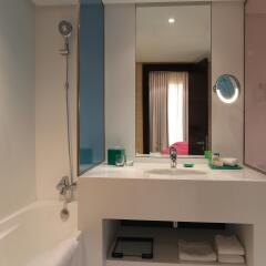 Ramada Hotel & Suites by Wyndham JBR 4* Стандартный номер фото 5