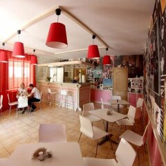 Гостиница Guest House Zemlianichnaia Poliana в Анапе отзывы, цены и фото номеров - забронировать гостиницу Guest House Zemlianichnaia Poliana онлайн Анапа гостиничный бар