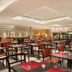 Отель Hilton Garden Inn Rome Airport Италия, Фьюмичино - 2 отзыва об отеле, цены и фото номеров - забронировать отель Hilton Garden Inn Rome Airport онлайн питание