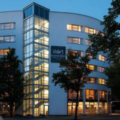 Victor's Residenz-Hotel Berlin Tegel вид на фасад фото 2