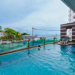 Отель Royal Beach View Suites Паттайя бассейн фото 3