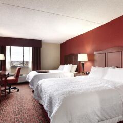 Отель Hampton Inn Frederick комната для гостей