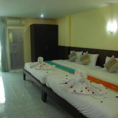 Отель Patong Palm Guesthouse комната для гостей фото 5
