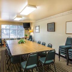 Отель Quality Inn and Suites Summit County