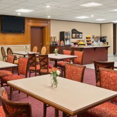 Отель Days Inn Prince George Bednesti питание фото 2