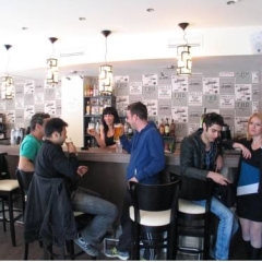 Pella Inn Hostel гостиничный бар