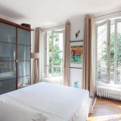Отель onefinestay - Batignolles Apartments Франция, Париж - отзывы, цены и фото номеров - забронировать отель onefinestay - Batignolles Apartments онлайн балкон
