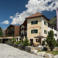 Отель Erlebnishotel Gassenhof Рачинес-Ратскингс вид на фасад