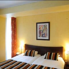 Отель Mercure Paris Opera Grands Boulevards сейф в номере