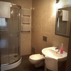 Отель Stop Wroclaw Guest Rooms Польша, Вроцлав - отзывы, цены и фото номеров - забронировать отель Stop Wroclaw Guest Rooms онлайн ванная фото 2