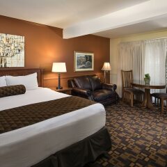 Отель Inn By The Harbor комната для гостей