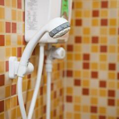 Апартаменты Alisha Serviced Apartment ванная
