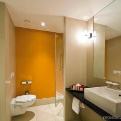 Отель Radisson Red Brussels Брюссель ванная фото 2