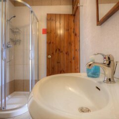 Отель Green Grove Guest House Мальта, Свики - отзывы, цены и фото номеров - забронировать отель Green Grove Guest House онлайн ванная фото 2