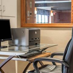 Отель Comfort Inn North Conference Center интерьер отеля фото 2