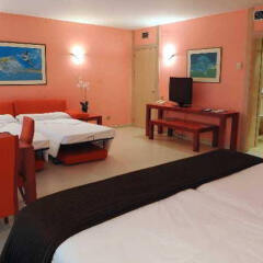 Hotel Sercotel Suite Palacio del Mar сейф в номере