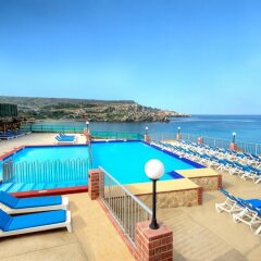 Отель Paradise Bay Hotel Мальта, Меллиха - 8 отзывов об отеле, цены и фото номеров - забронировать отель Paradise Bay Hotel онлайн бассейн фото 3