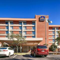 Отель Best Western Capital Beltway Ленхем парковка