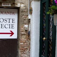 Отель Locanda Poste Vecie Италия, Венеция - 1 отзыв об отеле, цены и фото номеров - забронировать отель Locanda Poste Vecie онлайн вид на фасад