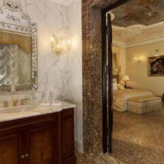Отель Danieli, a Luxury Collection Hotel, Venice Италия, Венеция - 4 отзыва об отеле, цены и фото номеров - забронировать отель Danieli, a Luxury Collection Hotel, Venice онлайн ванная фото 4