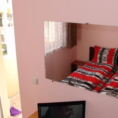 Отель Our Home Guest Rooms Велико Тырново сейф в номере