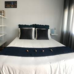 Апартаменты Sian Apartment Торремолинос комната для гостей
