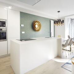 Апартаменты La Concha Attic Apartment by FeelFree Rentals в номере