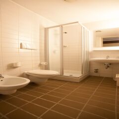 Отель New Generation Hostel Urban Città Studi Италия, Милан - 1 отзыв об отеле, цены и фото номеров - забронировать отель New Generation Hostel Urban Città Studi онлайн ванная фото 2