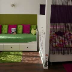 Апартаменты GoVienna Small Modern Apartment Вена комната для гостей фото 2