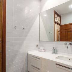 Отель Valencia Flat Rental - Ensanche 1 ванная