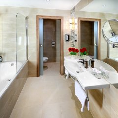 Отель Grand Jasna Словакия, Словенска-Люпча - 1 отзыв об отеле, цены и фото номеров - забронировать отель Grand Jasna онлайн ванная