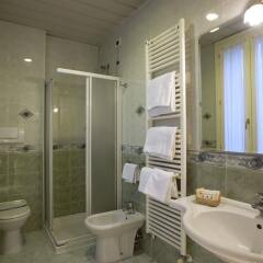 Отель Terme Roma Италия, Абано-Терме - 2 отзыва об отеле, цены и фото номеров - забронировать отель Terme Roma онлайн ванная фото 2