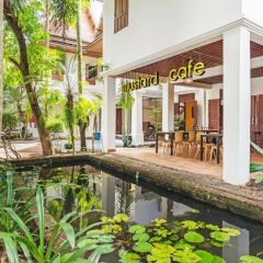 Отель The Rawin B&B Condo By Favstay бассейн