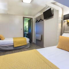 Pratic Hotel комната для гостей